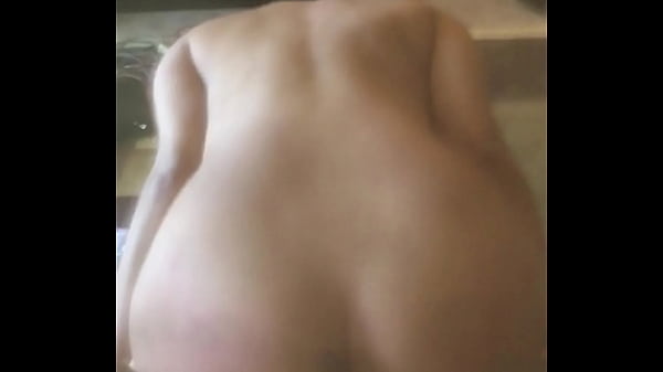 fat booty midwestern slut moans on the cock