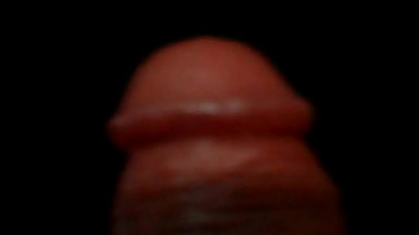 Polla enorme sacando mucha  leche