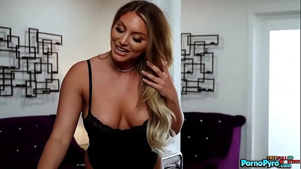 Brad Newman Gets Handjob Massage 