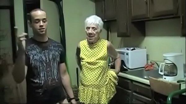 GRANNY IN KITCHEN