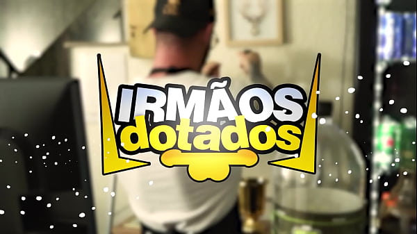 O RECEPCIONISTA DEU GOSTOSO PRO ENTREGADOR