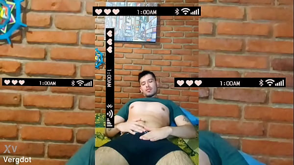 Mexicano youtuber masturb&aacute;ndose hasta eyacular leche dulce