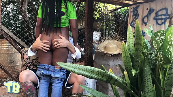 Antes de ela ir pro mercado trabalhar ela pediu pra dar o cu  