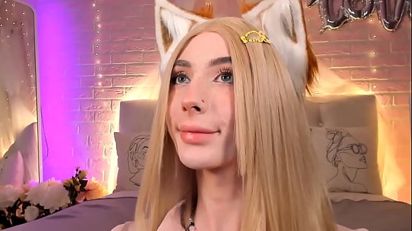 Tranny Shows Her Feet 