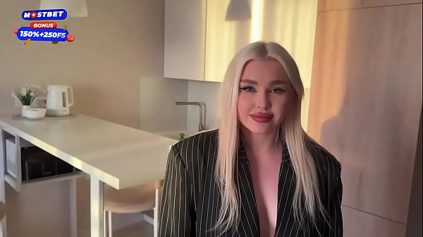 Blonde secretary with big ass enjoys anal sex [Deutsch porn]