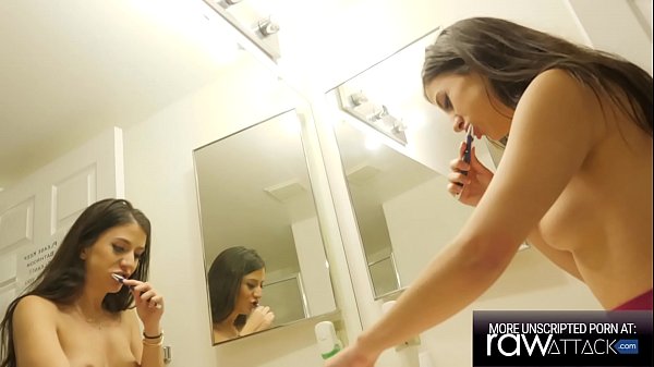 Raw Threesome with Ninfo whore Natalie Brooks