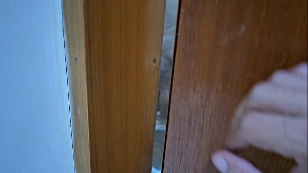 Dividindo hotel com meia-irm&atilde; na viagem a neg&oacute;cios