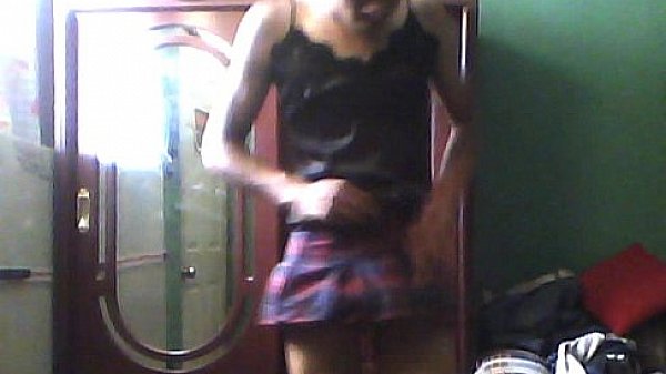 Afeminado Bailando buscando hombres