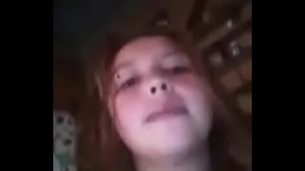 Se masturba rico y duro 