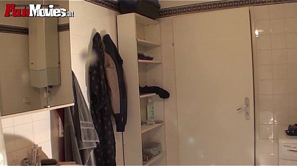 Plumber jerks off on tits