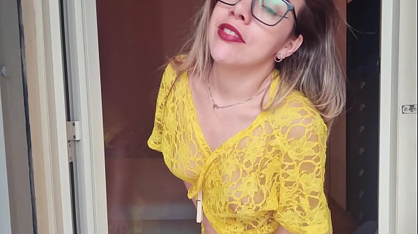 loira putinha sem calcinha