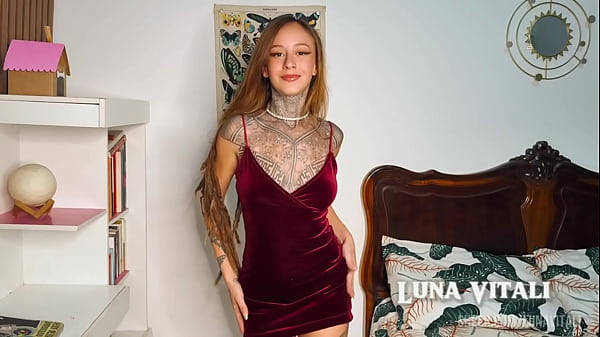 JOI - Sua Latina tatuada chegou em casa cheia de tes&atilde;o - "O que voc&ecirc; vai fazer comigo?"