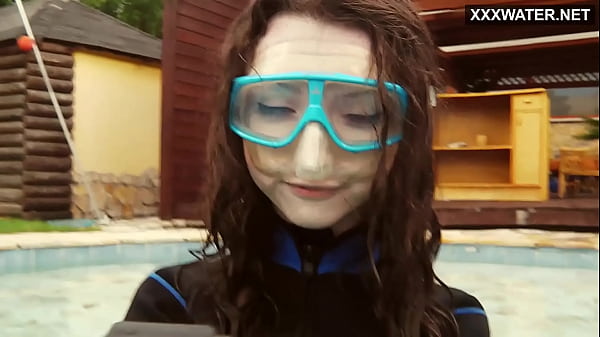 Swimming pool submerged babe masturbates