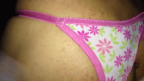 Dando no cineporno com a calcinha tanga rosa da Noemy 02 Agosto 2016.MOV