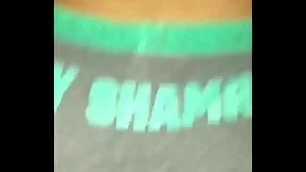 Ebony throwing ass back