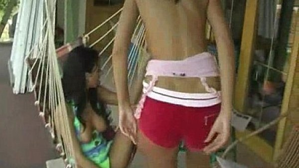 Teens Trade Oral Fun