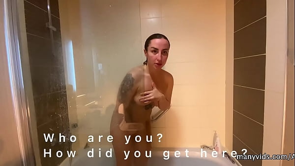 Neighbour poked in the mouth MILF in the shower - Cum on her face