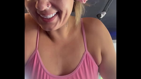 Fiquei molhadinha na academia!