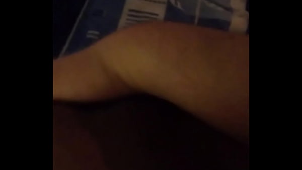 GF fingerfucks herself