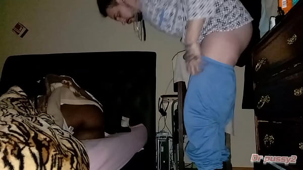 Angolana rabuda &eacute; fodida pelo meio irmao e fica com o grande rabo cheio de s&eacute;men