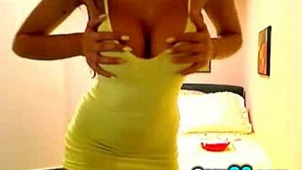 Brunette Babe Shows Boobs  Shakes Ass on Cam - camg8