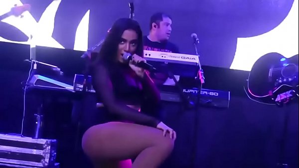 ANITTA GOSTOSA COM BUND&Atilde;O DAN&Ccedil;ANDO! 1080P HD