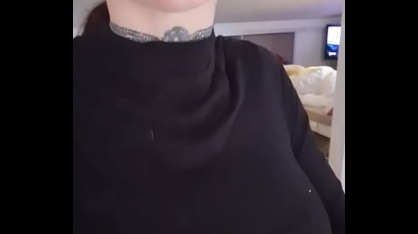 Disponible de 14h &agrave; 15h30 pour des shows tr&egrave;s hot bisous Eva  