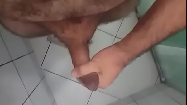 Urso jorrando muita porra 