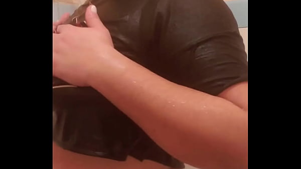 Fetish estranho por bra&ccedil;o molhado - Parte 1