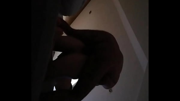 Se la meto toda y nos encantaesa postura