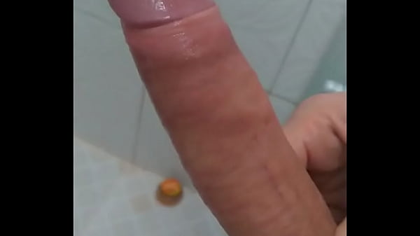 Batendo uma com muita vontade de foder.