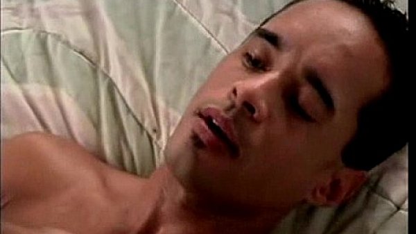 Tarzan comendo o cuzinho do colega - www.arquivogls.com