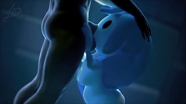 Spooky d&aacute;ndote una mamada