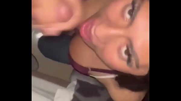 ESTE CHICO TENIA UN PENE MUY GRANDE QUE ME ENCANTO CHUPAR PORQUE YA DESDE HACE MUCHO TIEMPO NOS HABIAMOS ESTADO DICIENDO TODAS NUESTRAS FANTASIAS Y ESTA FUE UNA DE LAS QUE MAS ME GUSTO DEL PLACER