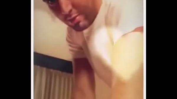 E1994D54-F8D3-41AE-B127-29DD16105041.MOV 