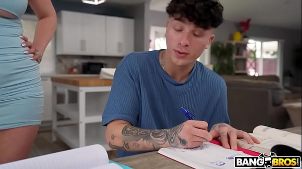 Shower 3Some With Stepmom