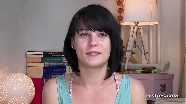 Ersties - Anglerin Marie masturbiert mit Fingern und Toys