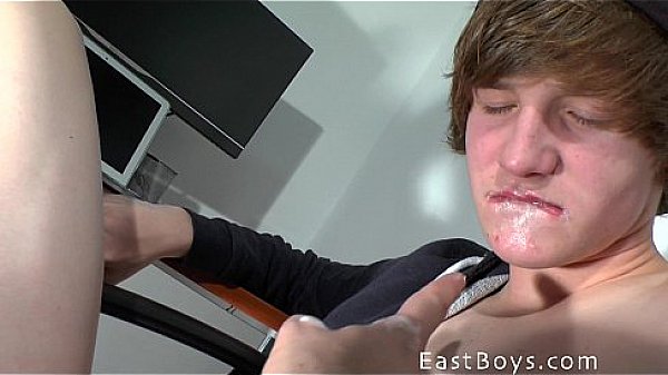 Cute Skater Boy - Handjob Adventure