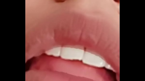 Imaginando o pau do meu homem enquanto estou sozinha