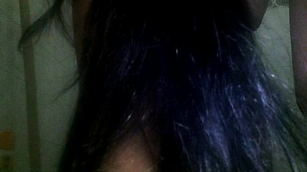 mi hermana se graba ba&ntilde;ando