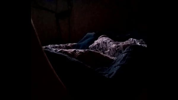 Me pajea con su manita