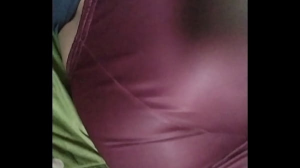 Ense&ntilde;ando el culo en mi uniforme de deportes 3 