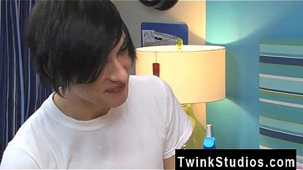 Candy twink old men Aidan and Preston are stringing up out in the 