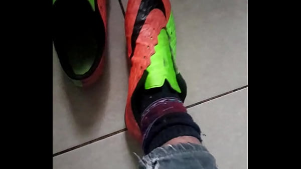 Nike Futbol naranjas y verdes  