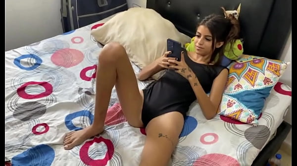 Follando por primera vez a la cachonda de mi hermanastra HISTORIA COMPLETA