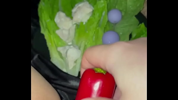CHICKEN &VEGETABLES IN MY VIRGIN TEEN BEAUTIFUL 18YEAR OLD WET SEXY PUSSY-BEST SAUDI AMATEUR MASTURBATE-KINKY FOOD FETISH-ARABIAN SNOWWHITE-LOS ANGELES-USA-2025-UNITED STATES OF AMERICA-ARAB PORN-  