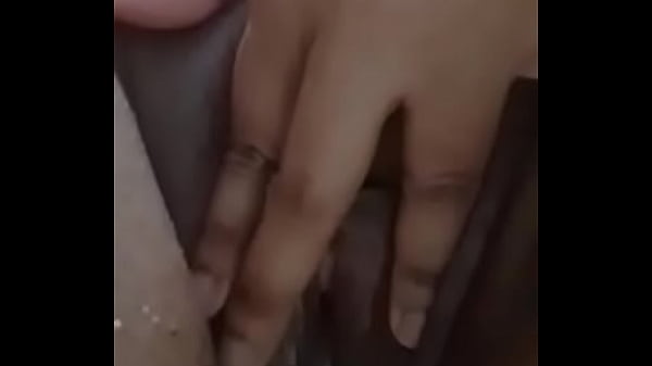 Mi amiga orinando. Delicioso