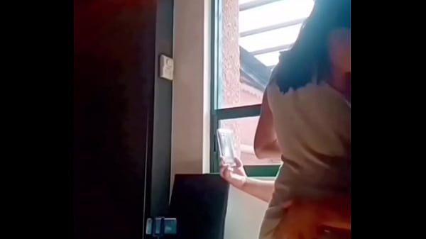 Chica de 19 es manoseada por pervertido, se viene adentro de ella, sin condon, se ve hermosa desnuda completa  