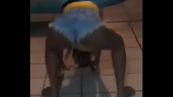 Adoro dan&ccedil;ar de shorts curto