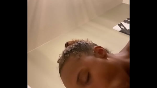 Crazy freak gives good head